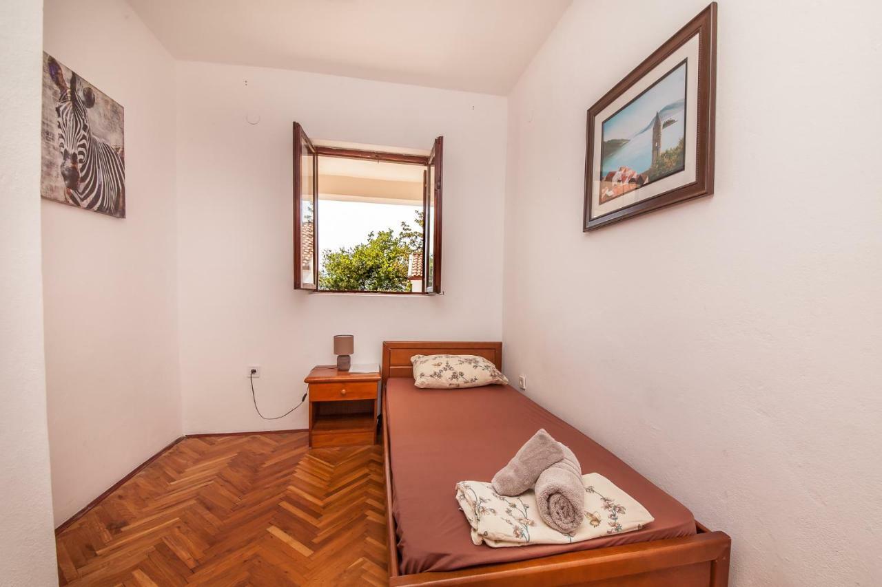 Alex Guesthouse Котор Екстериор снимка