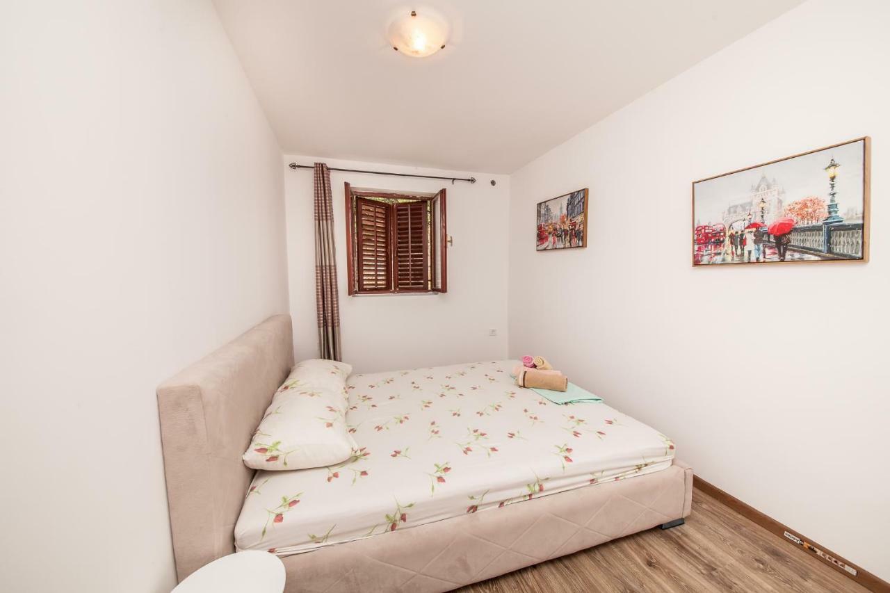 Alex Guesthouse Котор Екстериор снимка