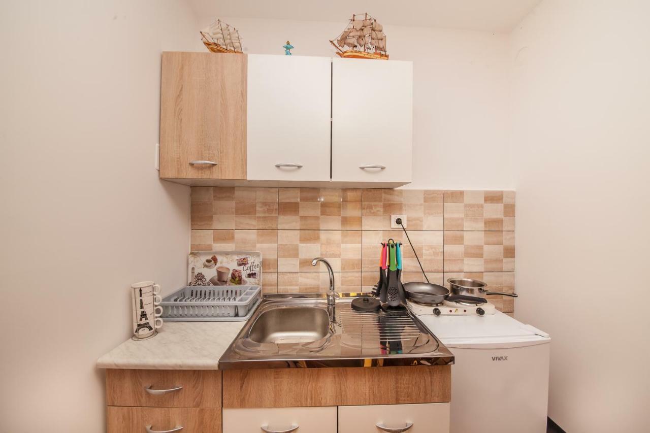 Alex Guesthouse Котор Екстериор снимка